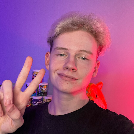 SoloTo profile picture for @lunar
