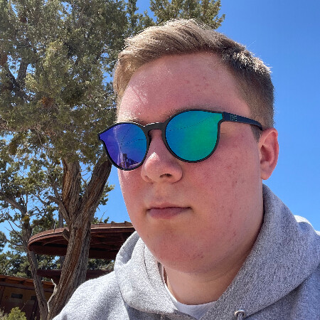 SoloTo profile picture for @clyde